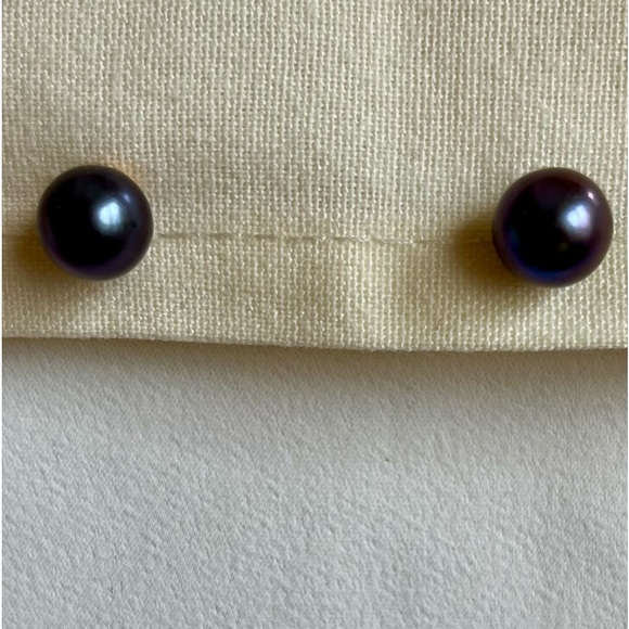 Cultured Black Tahitian Pearl Earrings - Picture 14 of 16